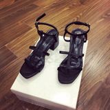 SANDAL DÁNG VALENTINO D0021E