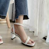 SANDAL QUAI NGỌC VẶN THỪNG GÓT CONG D0020ER