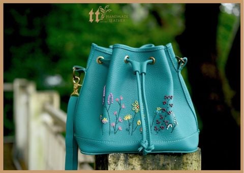 Lala Bucket Bag Thêu