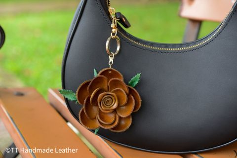 Charm hoa butter cup
