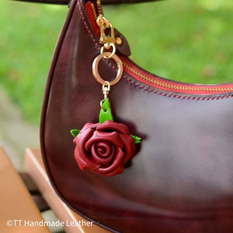 Charm hoa hồng nhỏ