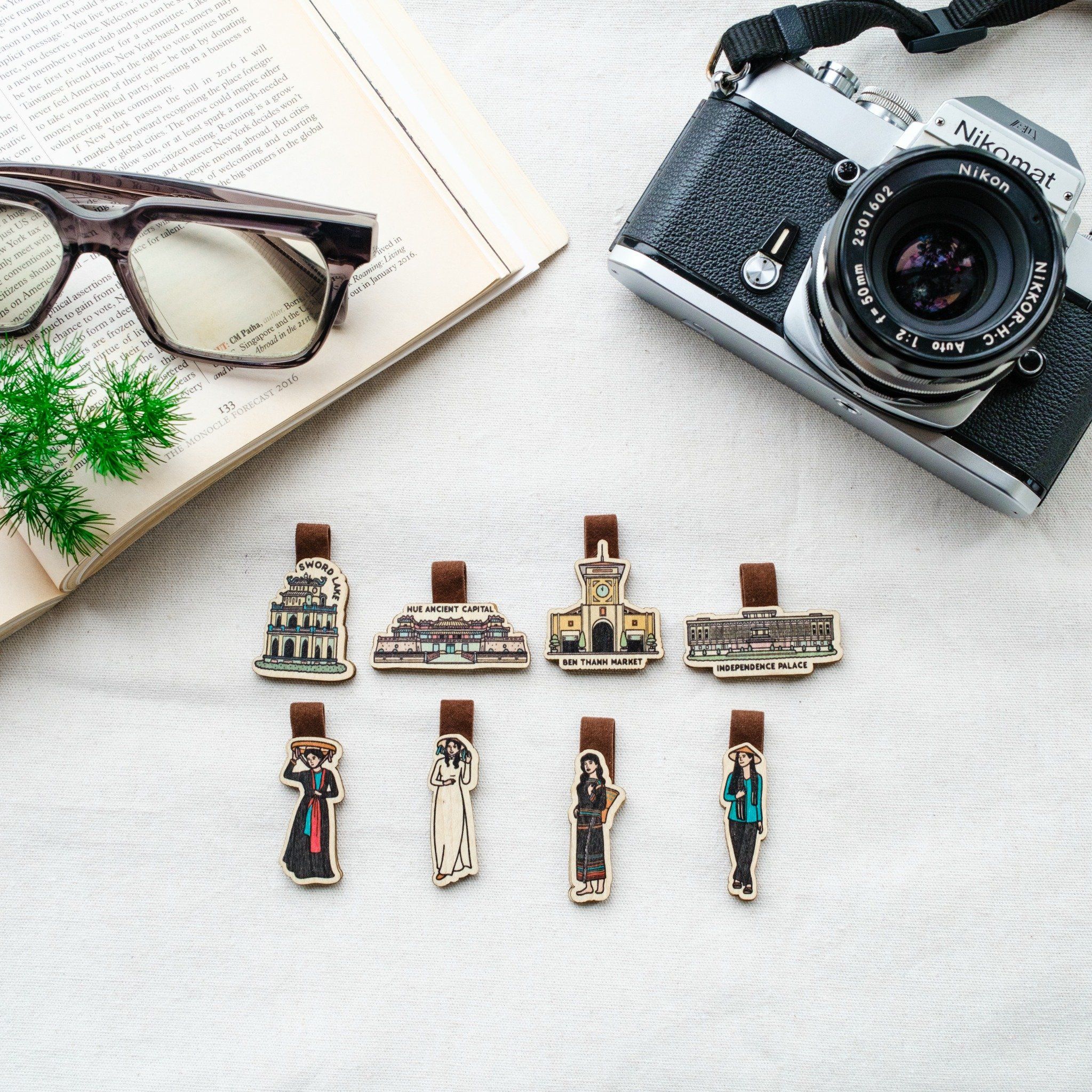  Wooden Bookmark - Trang phục truyền thống 