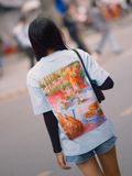  T-shirt Banh đũa 