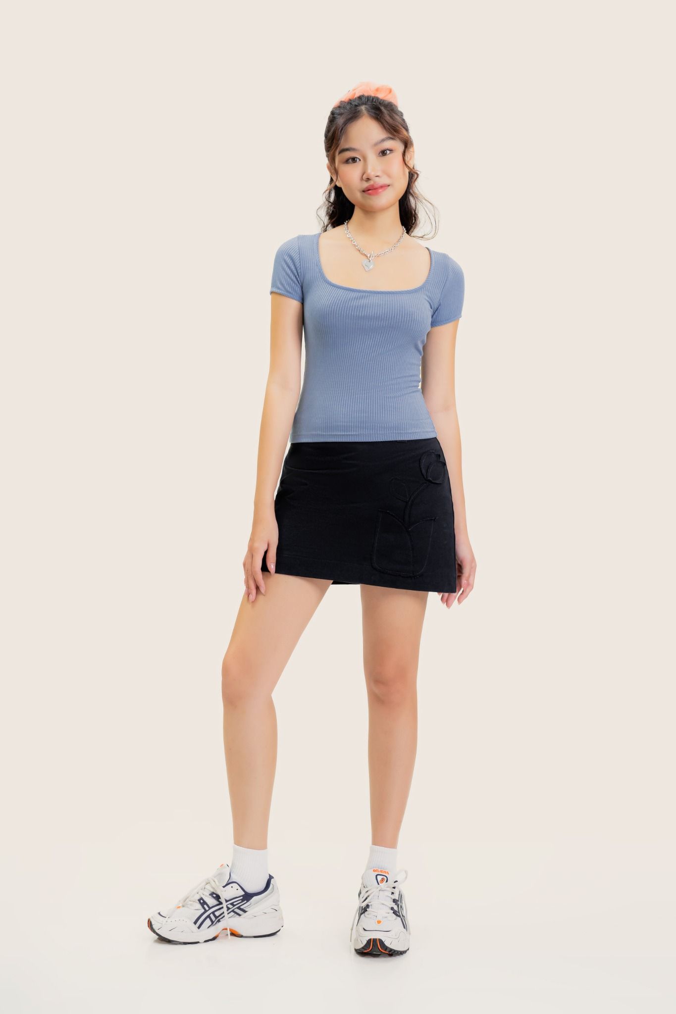  Everyday Go-to Blue U-Neck Ribbed Tee 