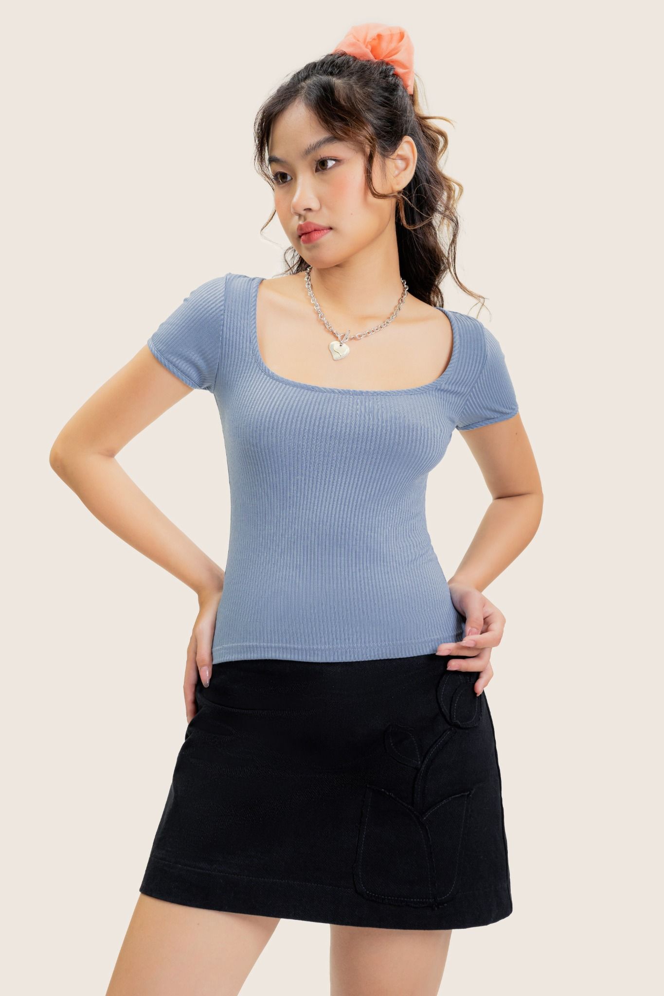  Everyday Go-to Blue U-Neck Ribbed Tee 