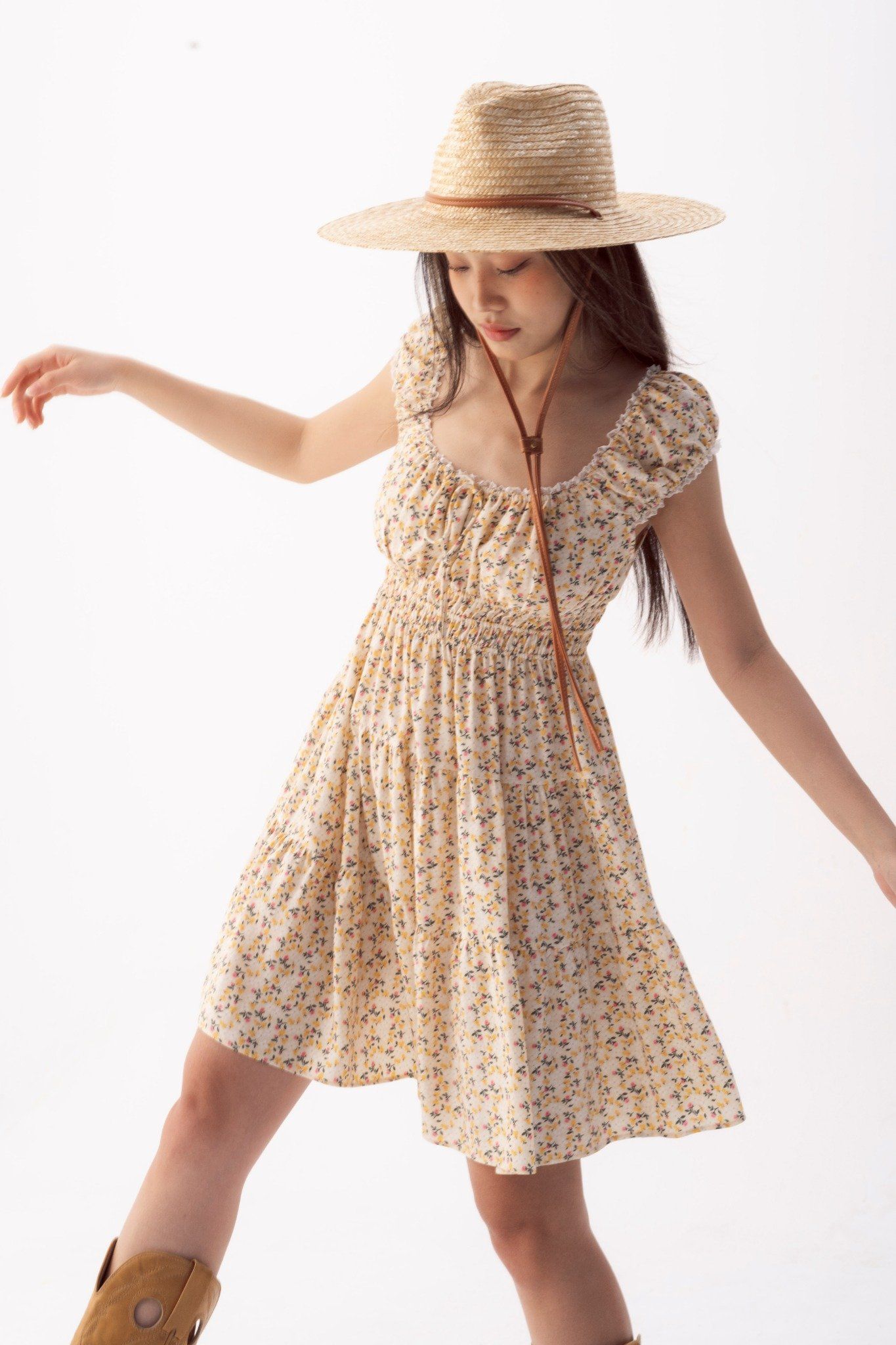  Sunny Floral Ruched Mini Dress 