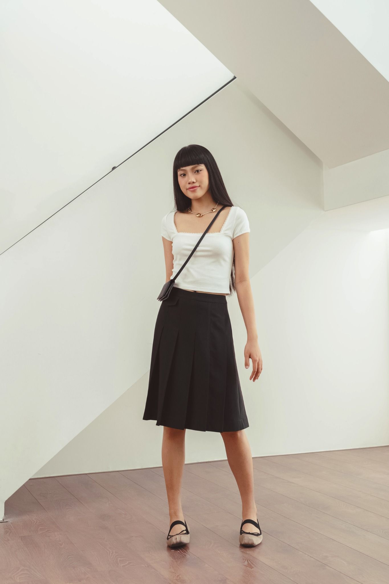  Black Pleated Side Slit Mid-Length Skirt 