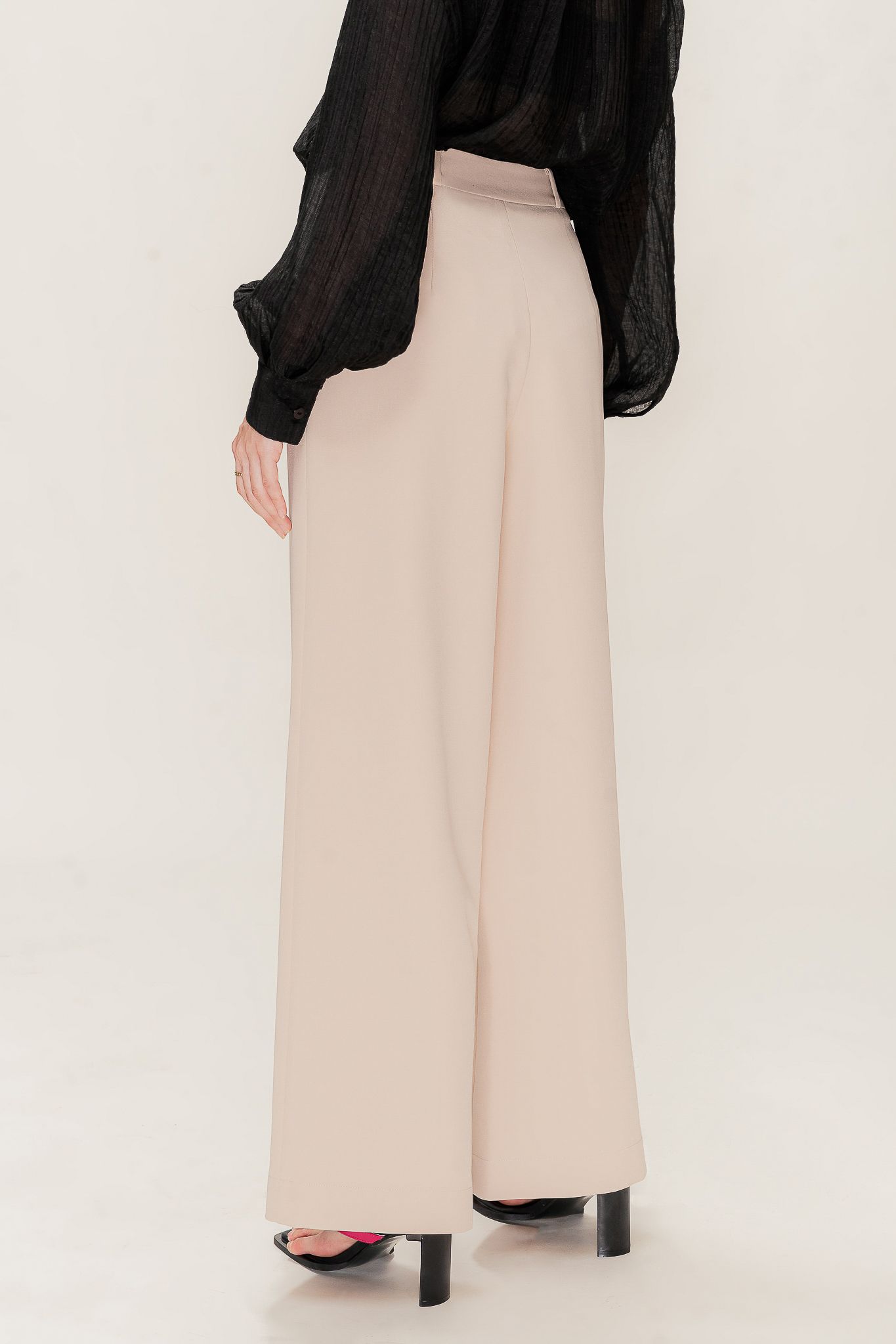 Beige Pleated Wide Leg Trousers – LIBÉ