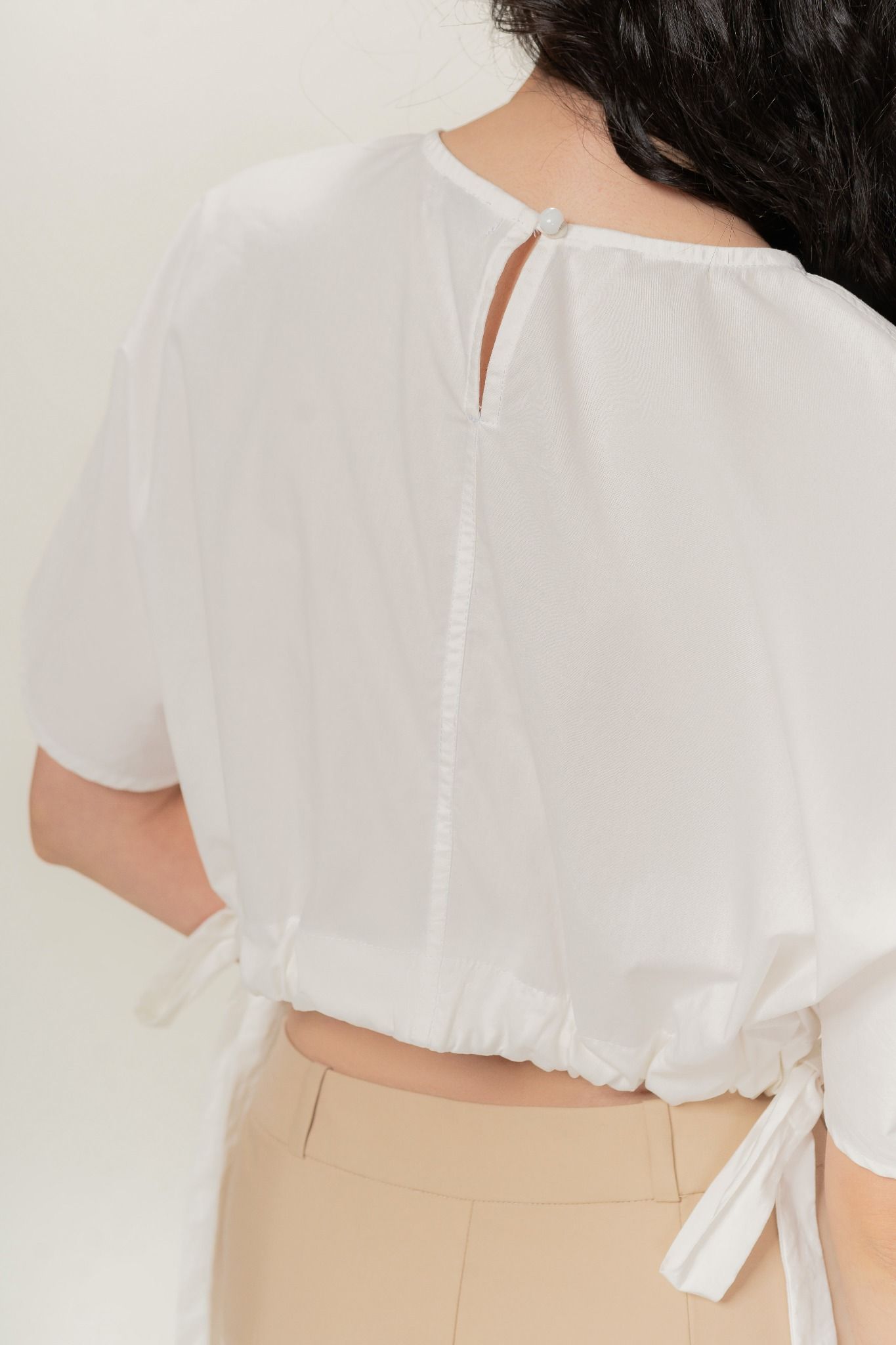  White Ruched Hem Crop Top 