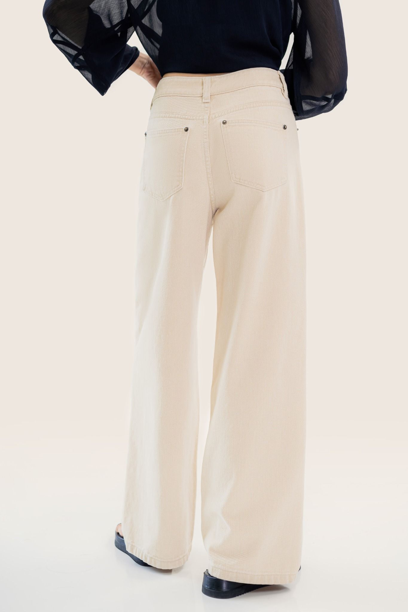  Beige Mid-Rise Straight Leg Jeans 