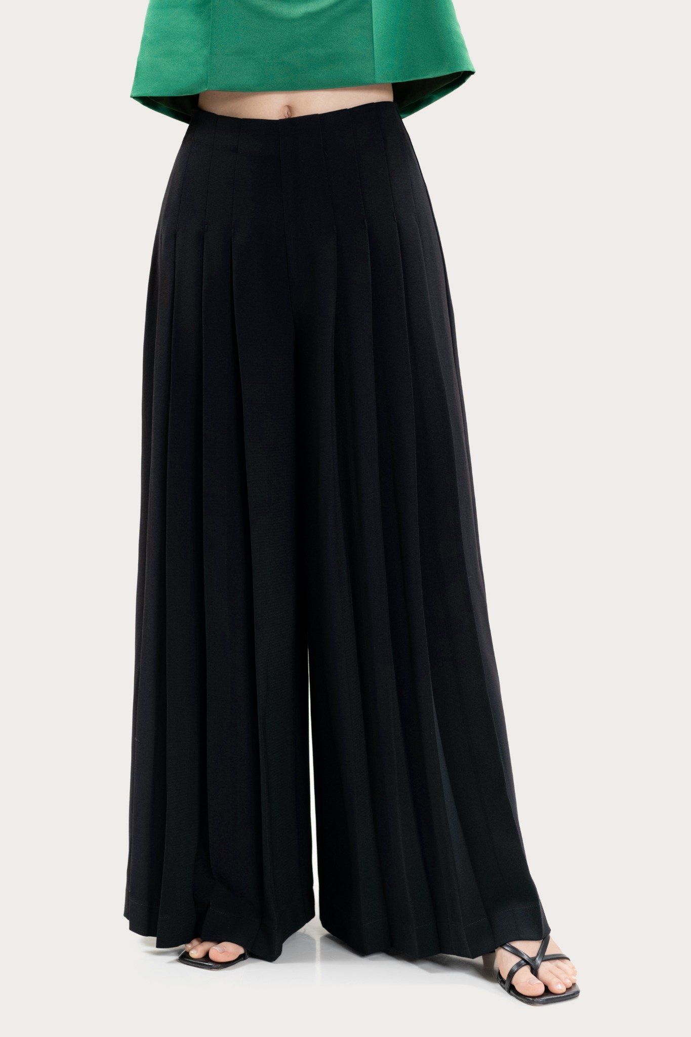  Black Wide Leg Pleated Front Trousers 