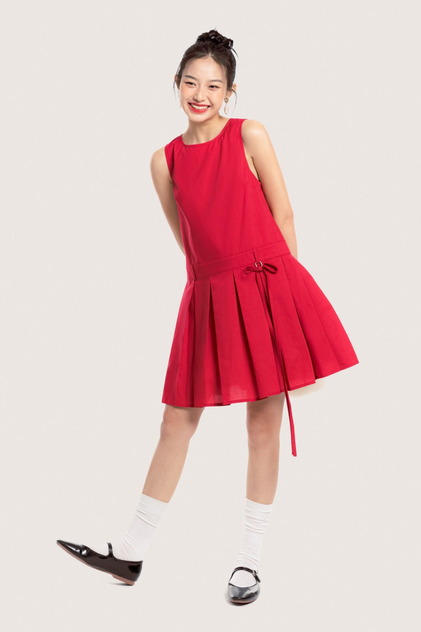  Red Sleeveless Pleated Bow Mini Dress 