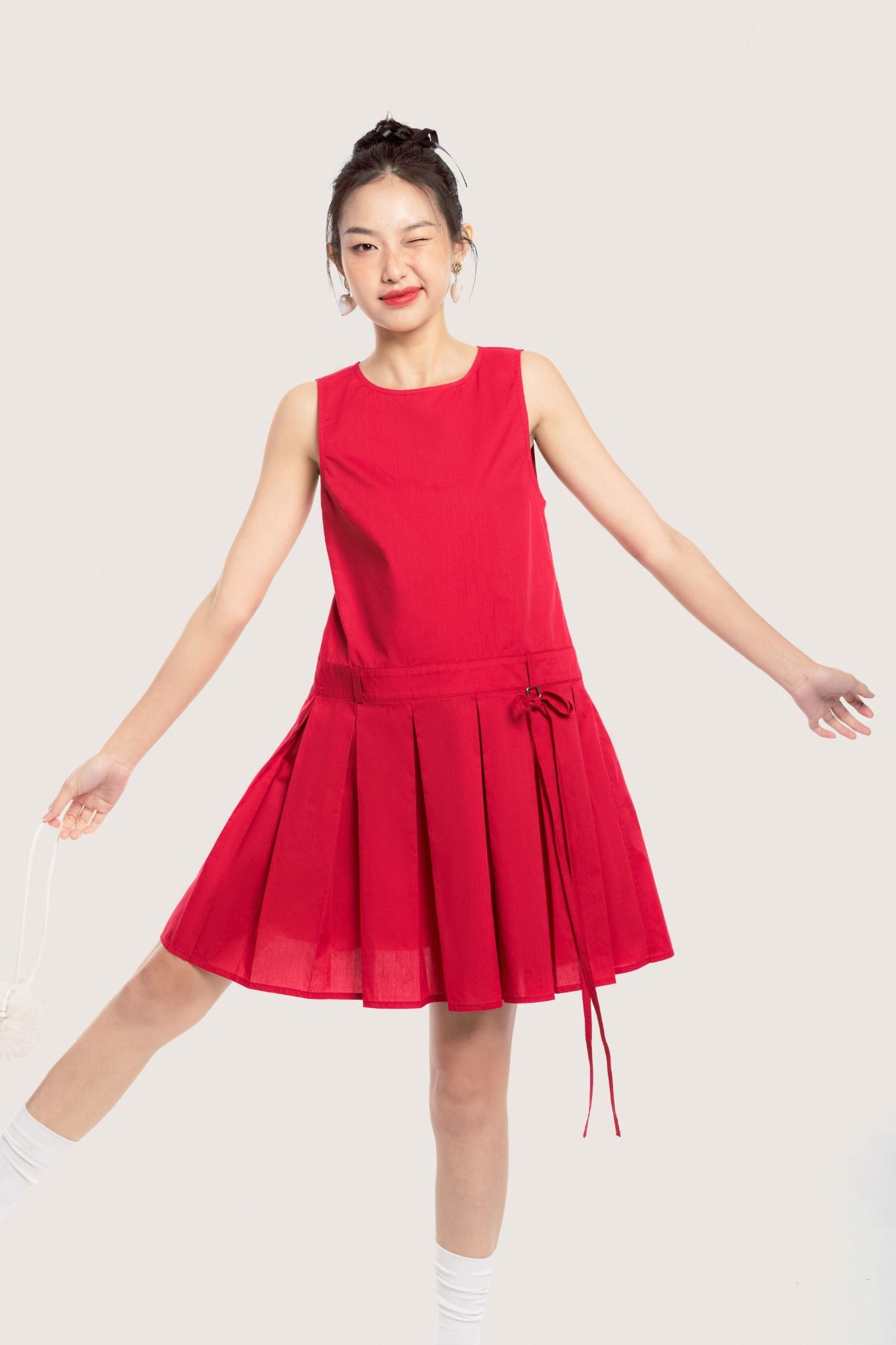  Red Sleeveless Pleated Bow Mini Dress 