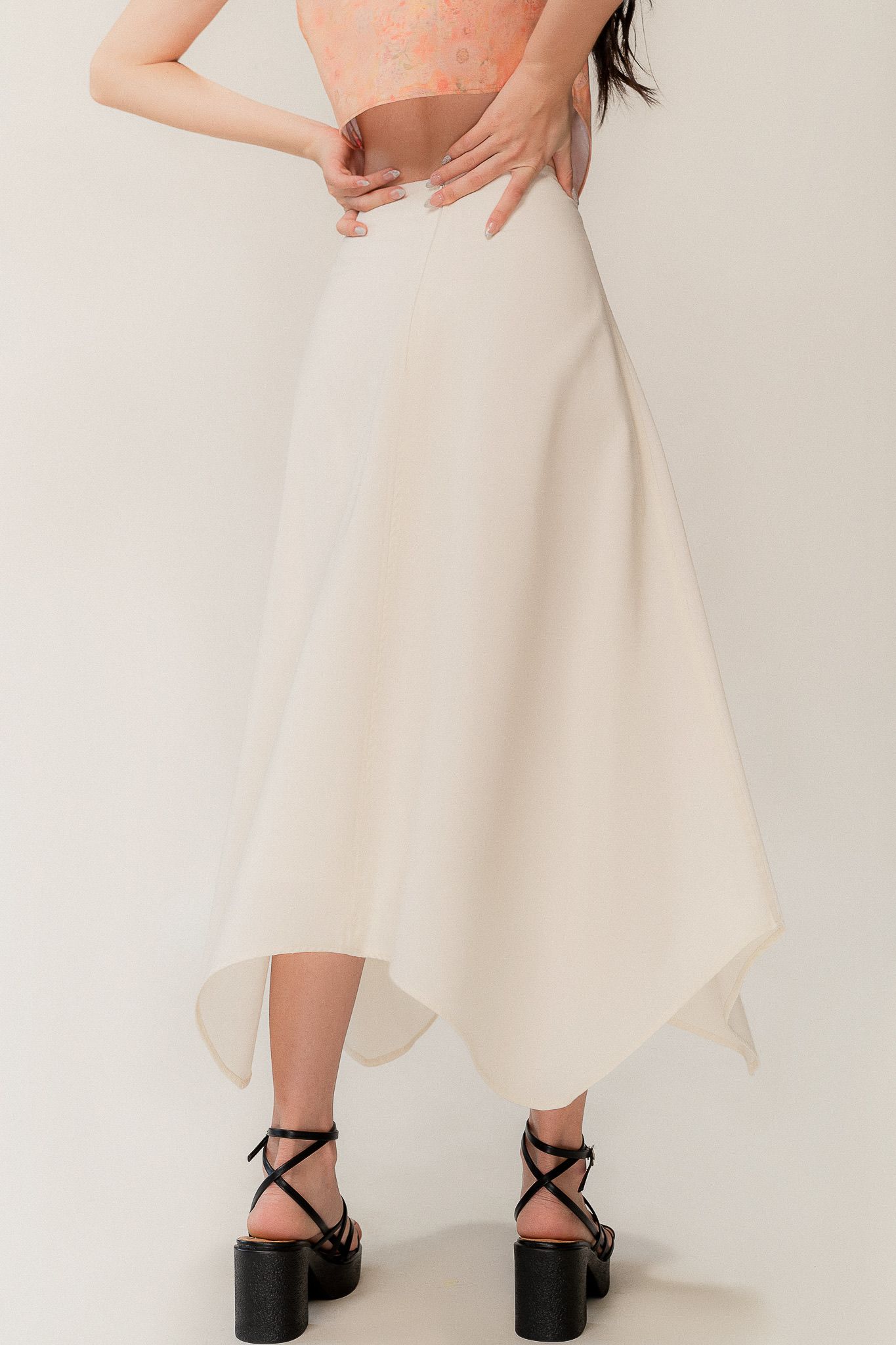 White Wavy Hemline Midi Skirt – LIBÉ