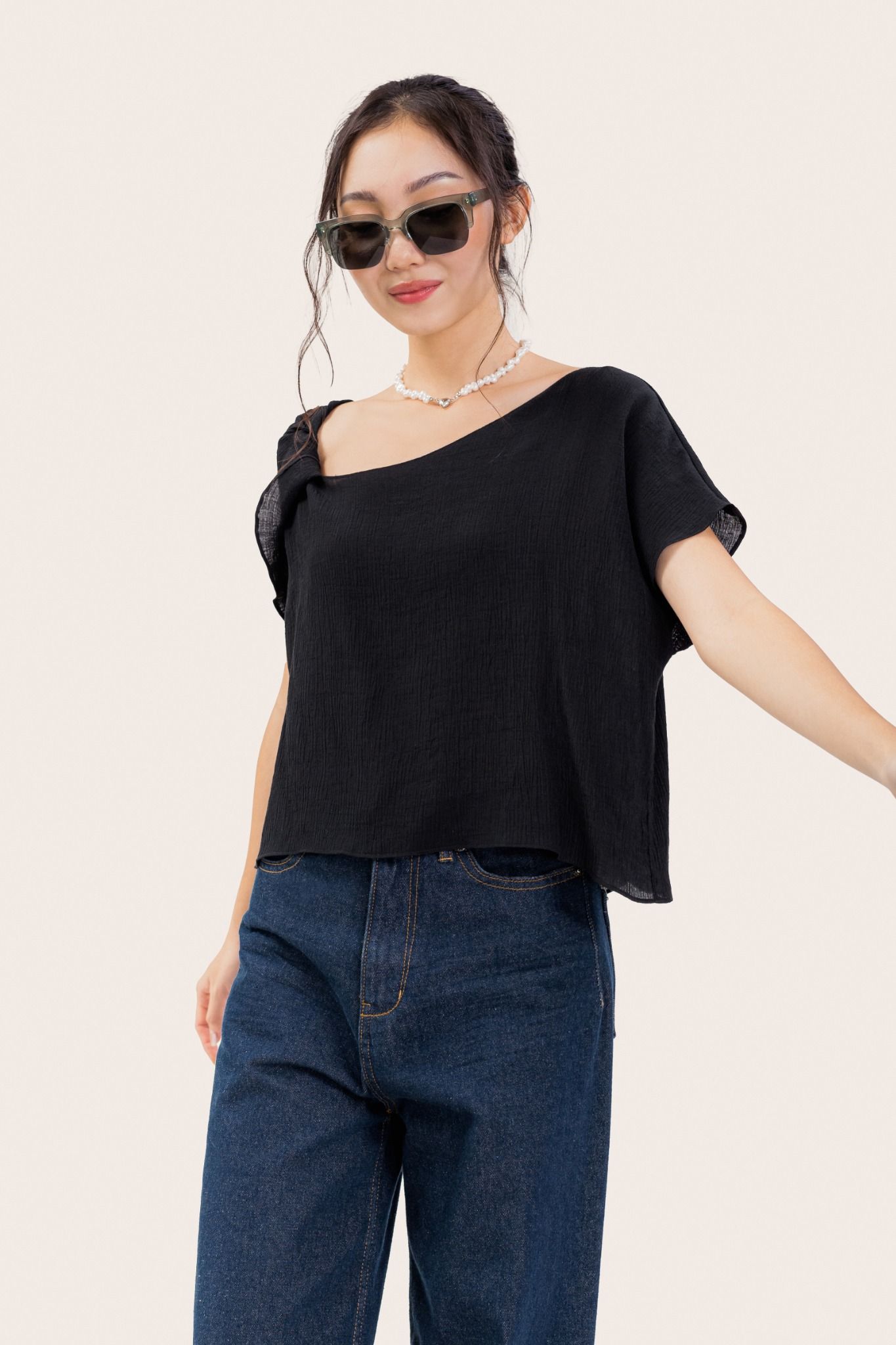  Black Side Twisted Shoulder Top 