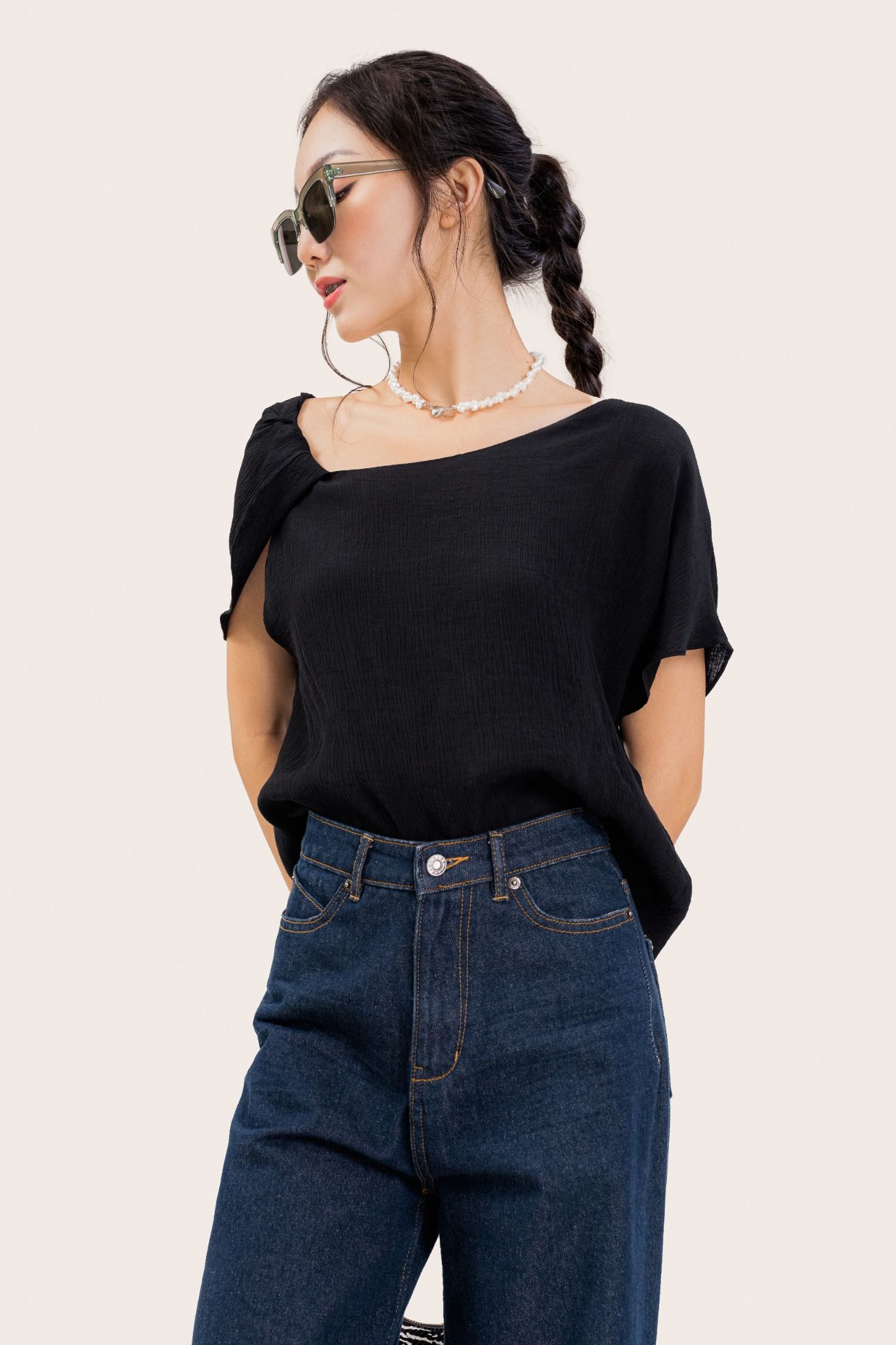  Black Side Twisted Shoulder Top 