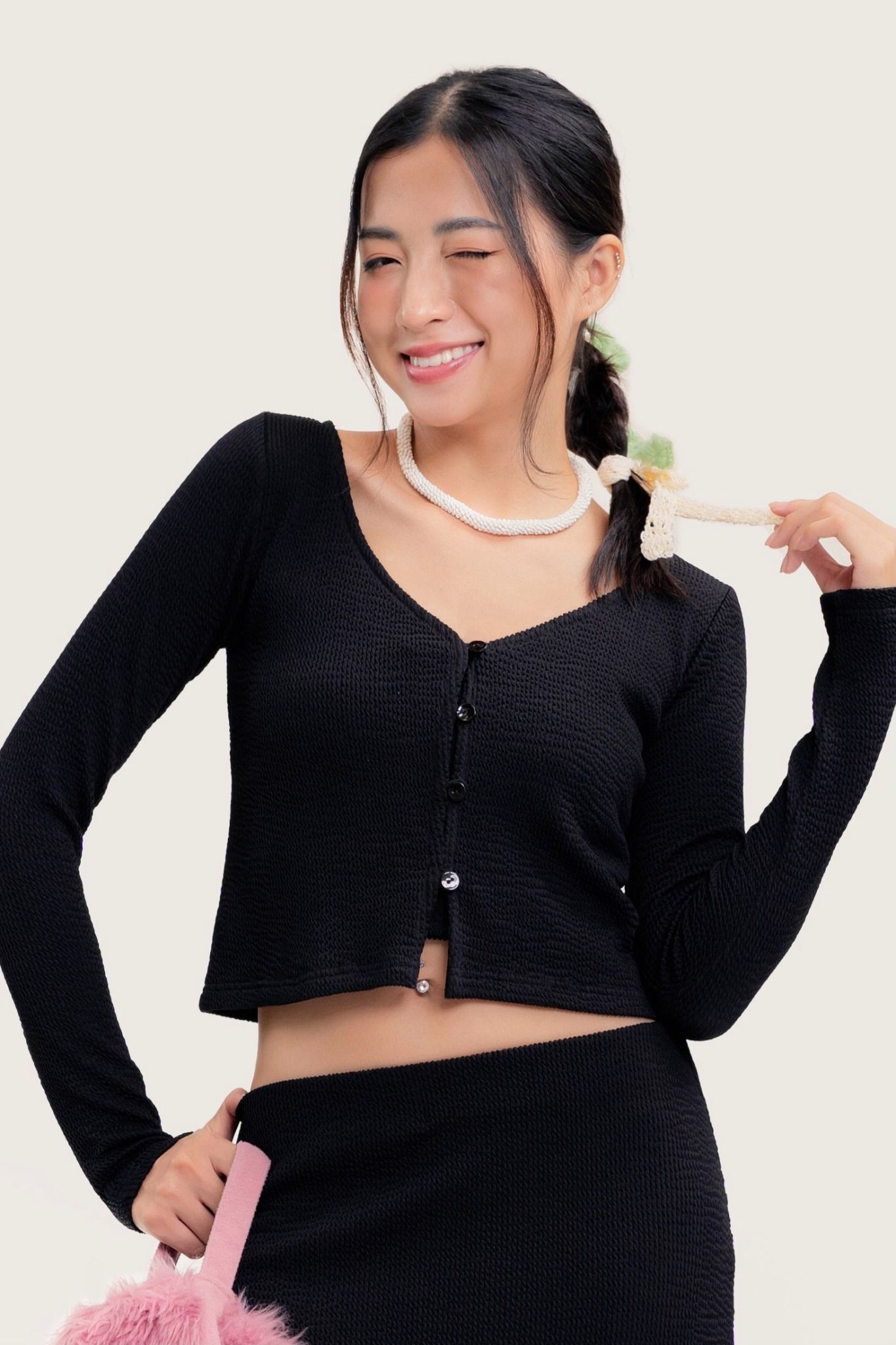 Black V-Neck Long Sleeve Top – LIBÉ