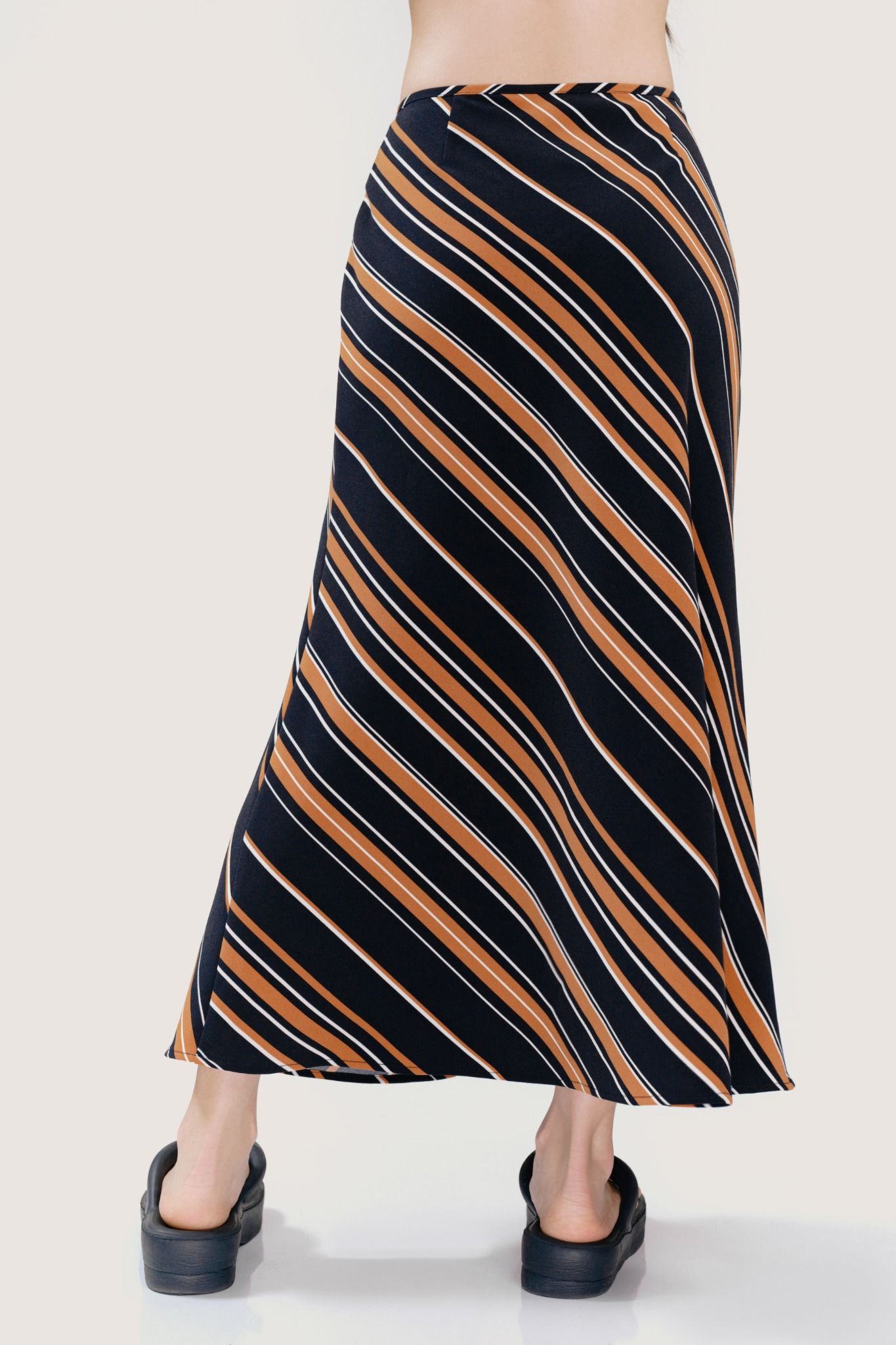  Diagonal Striped Midi Skirt 