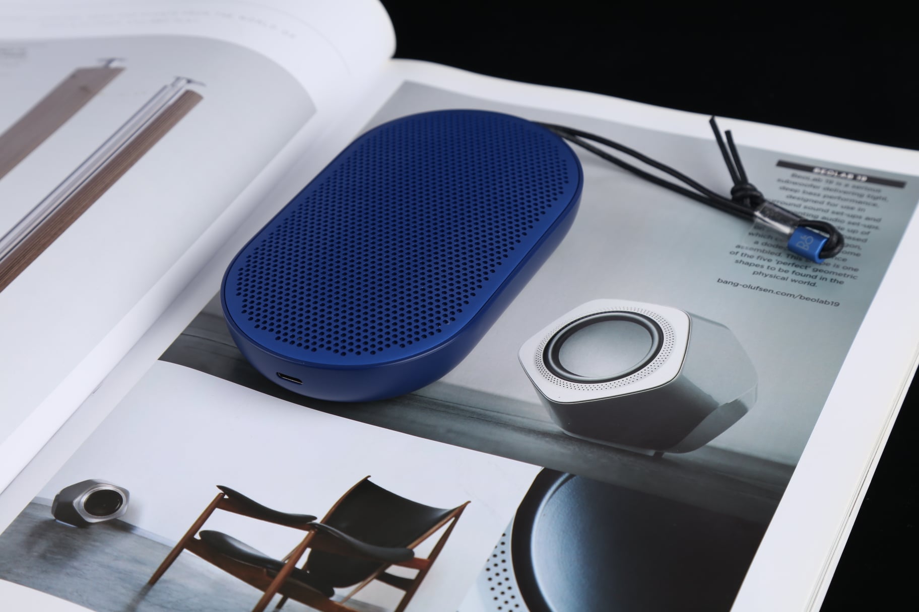 beoplay p2 royal blue