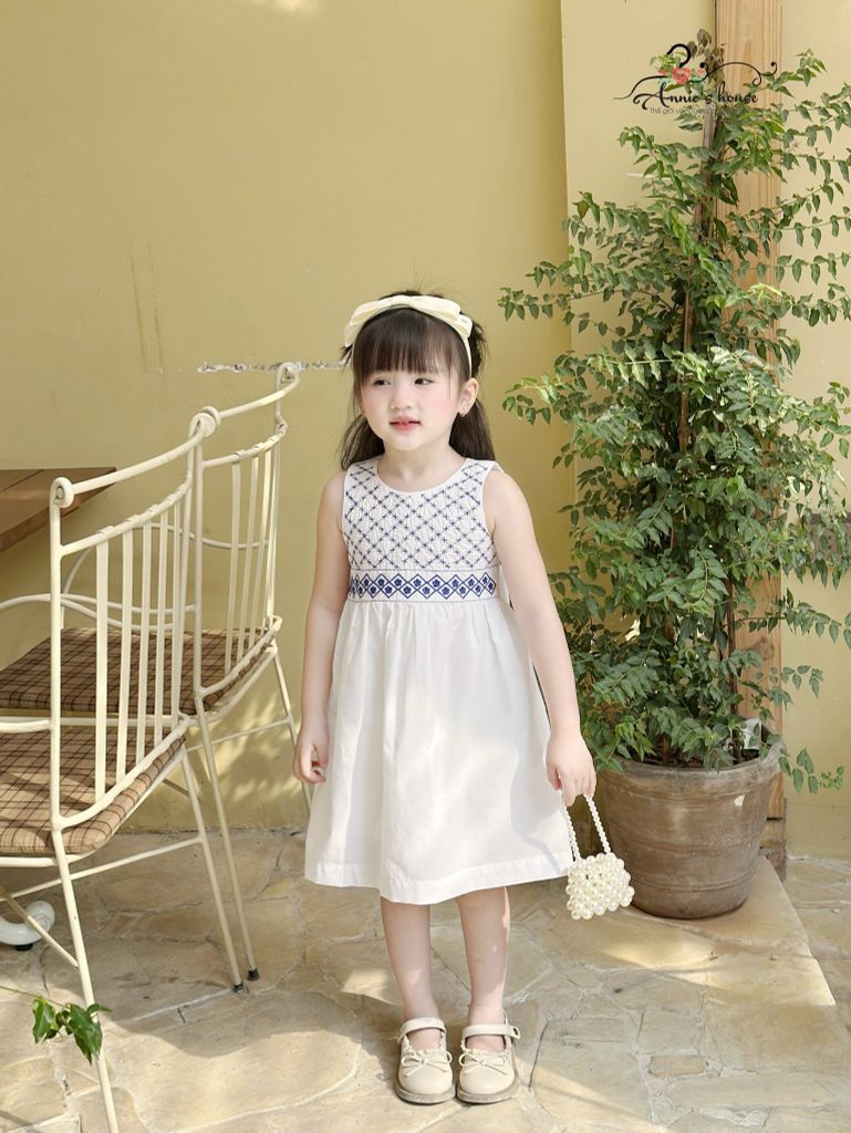  Đầm Thêu Kim Cương - Trắng 