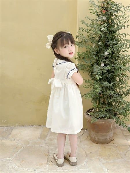  Đầm xếp li viền xanh - Trắng 