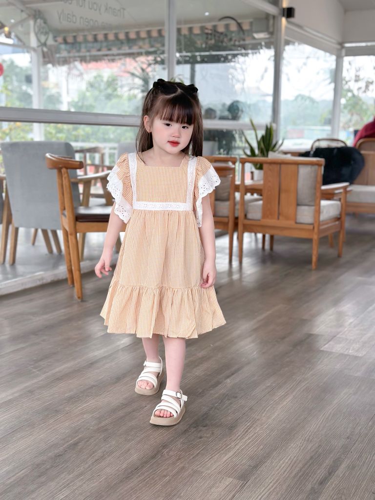  Đầm caro tay ren - vàng 