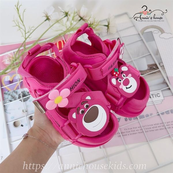  Giày sandal hồng gấu dâu 