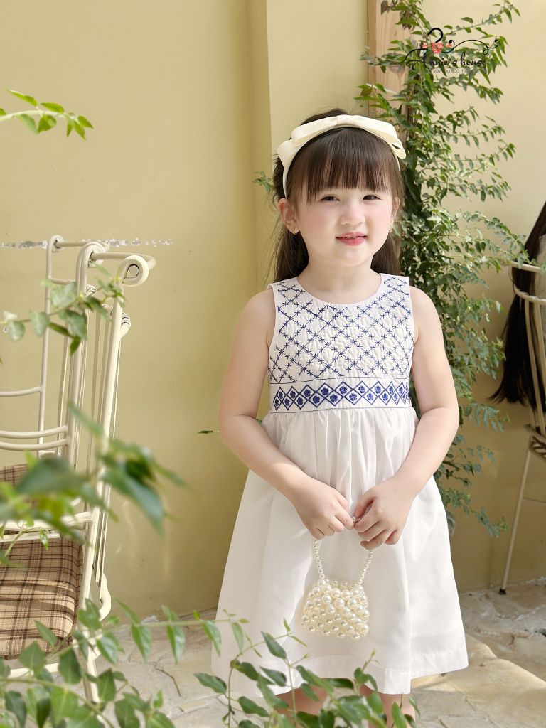  Đầm Thêu Kim Cương - Trắng 