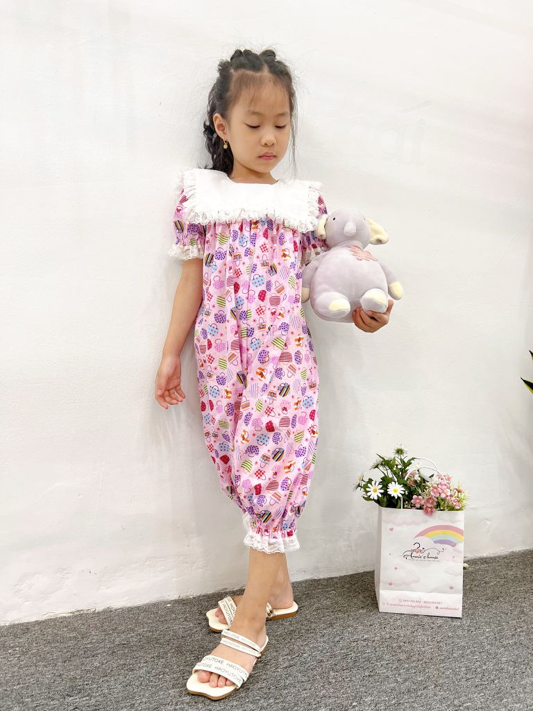  Jum hoa hồng cổ vuông trắng 