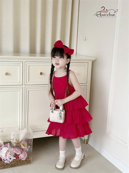  Đầm đỏ đính hạt 3 tầng 
