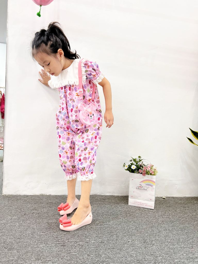  Jum hoa hồng cổ vuông trắng 