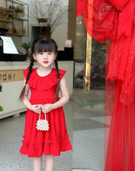  Đầm Tafta đỏ cổ bèo 