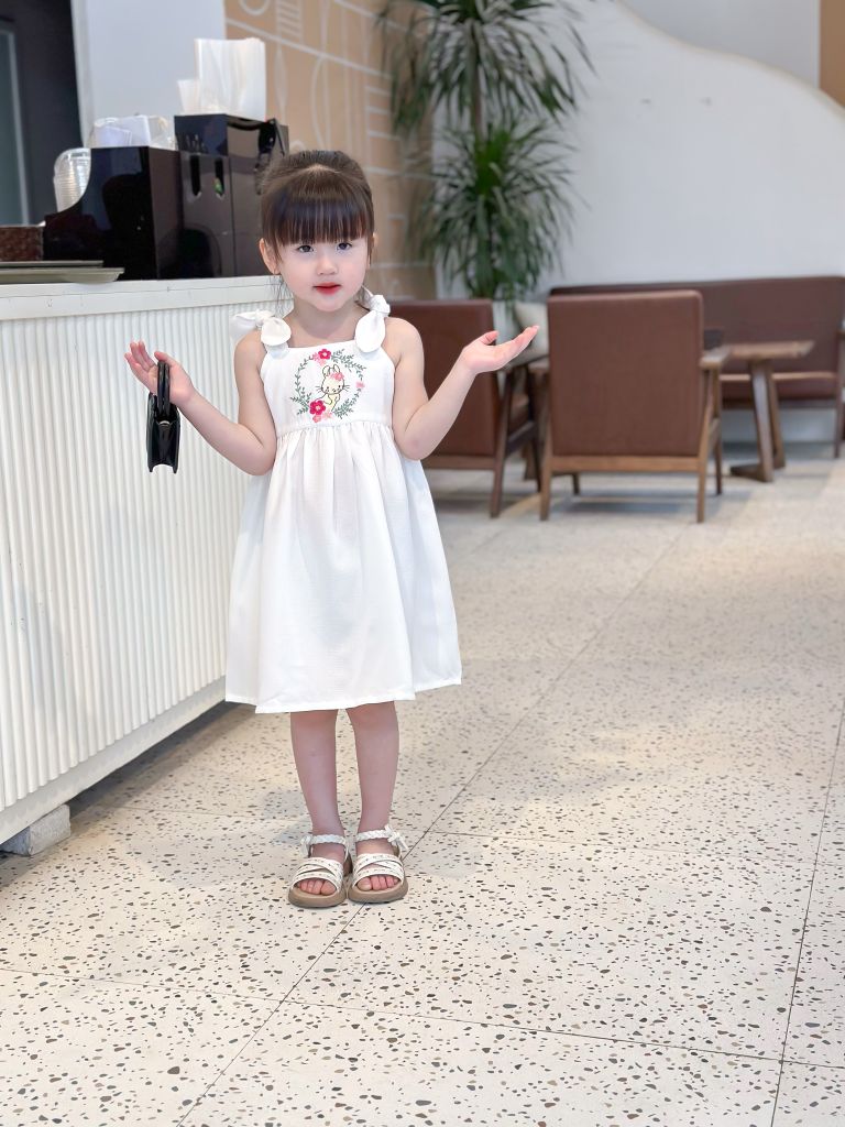  Đầm nơ vai thêu thỏ - Trắng 