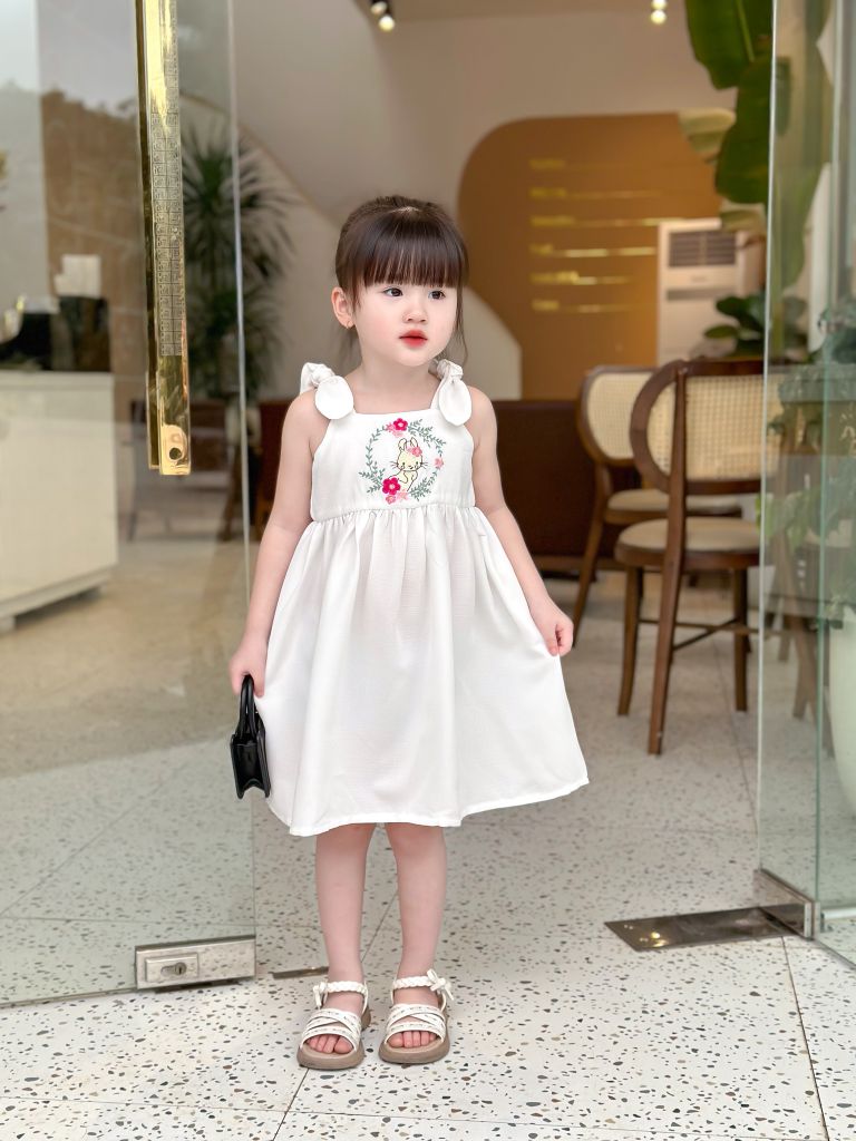  Đầm nơ vai thêu thỏ - Trắng 