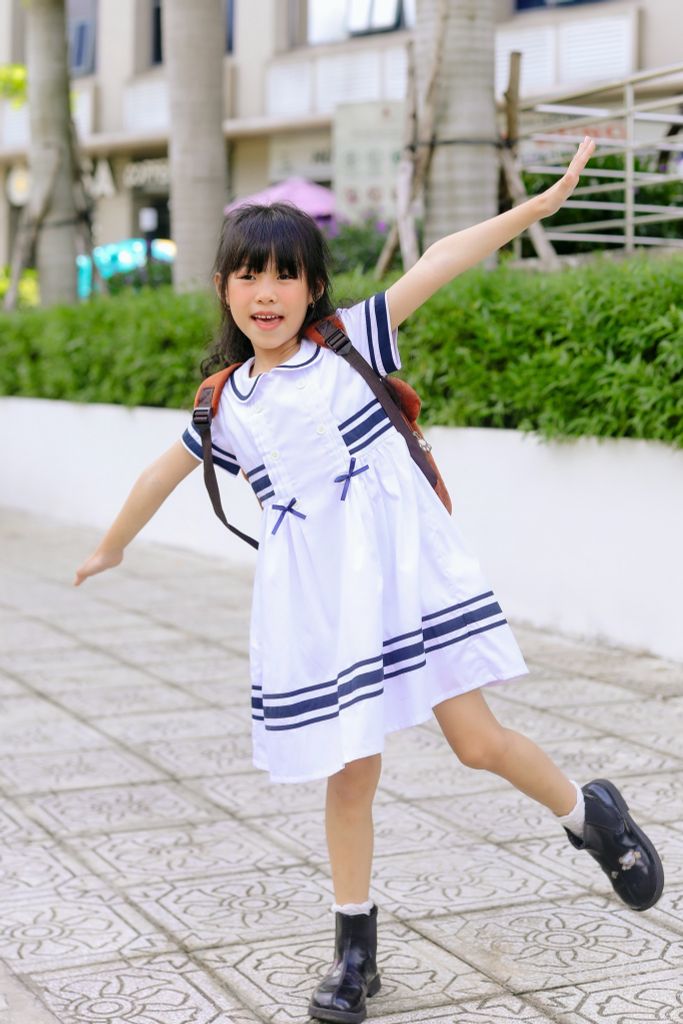  Đầm thủy thủ - trắng viền xanh 