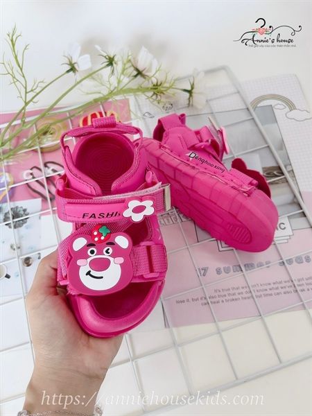  Giày sandal hồng gấu dâu 