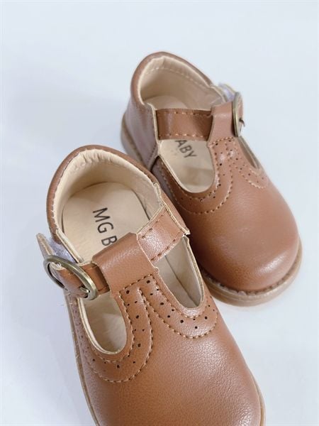  Giày nâu cổ điển 