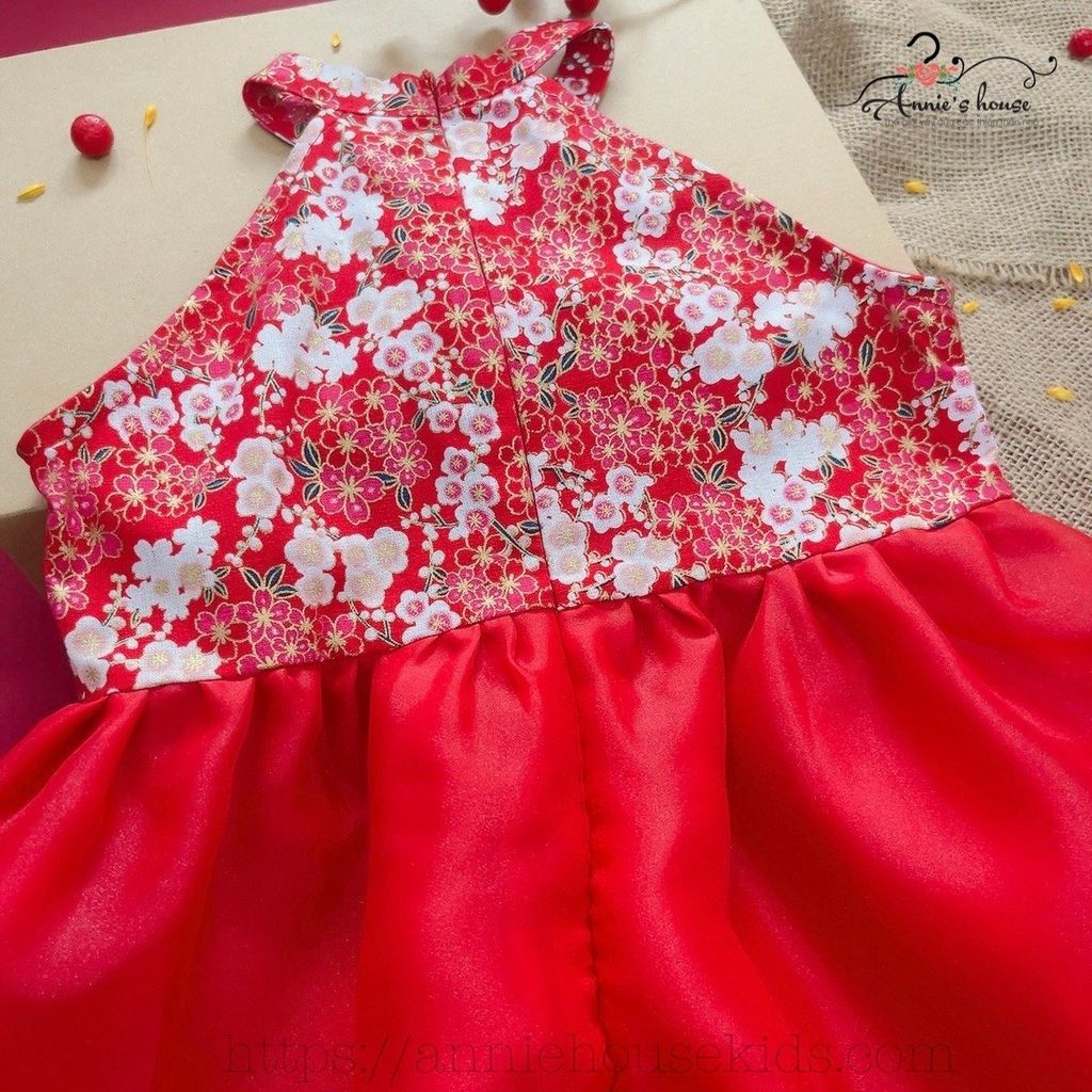  Đầm đỏ cổ yếm in 3D hoa đào OLV 