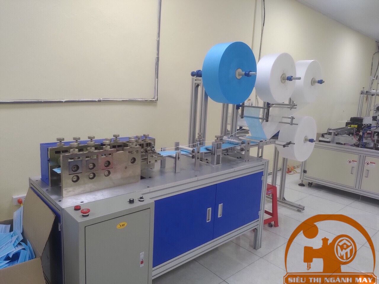 Máy làm phôi khẩu trang tốc độ cao 200-300 cái/phút