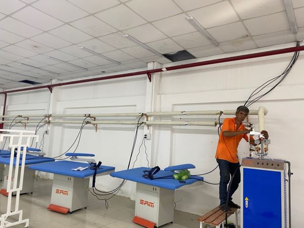 Hệ Thống Ủi Hơi Công Nghiệp Hoàn Chỉnh (2 Người ủi)