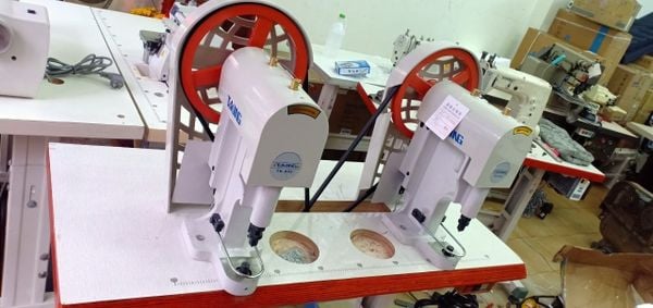 Máy Dập Nút Đồng 2 Đầu TAKING 808