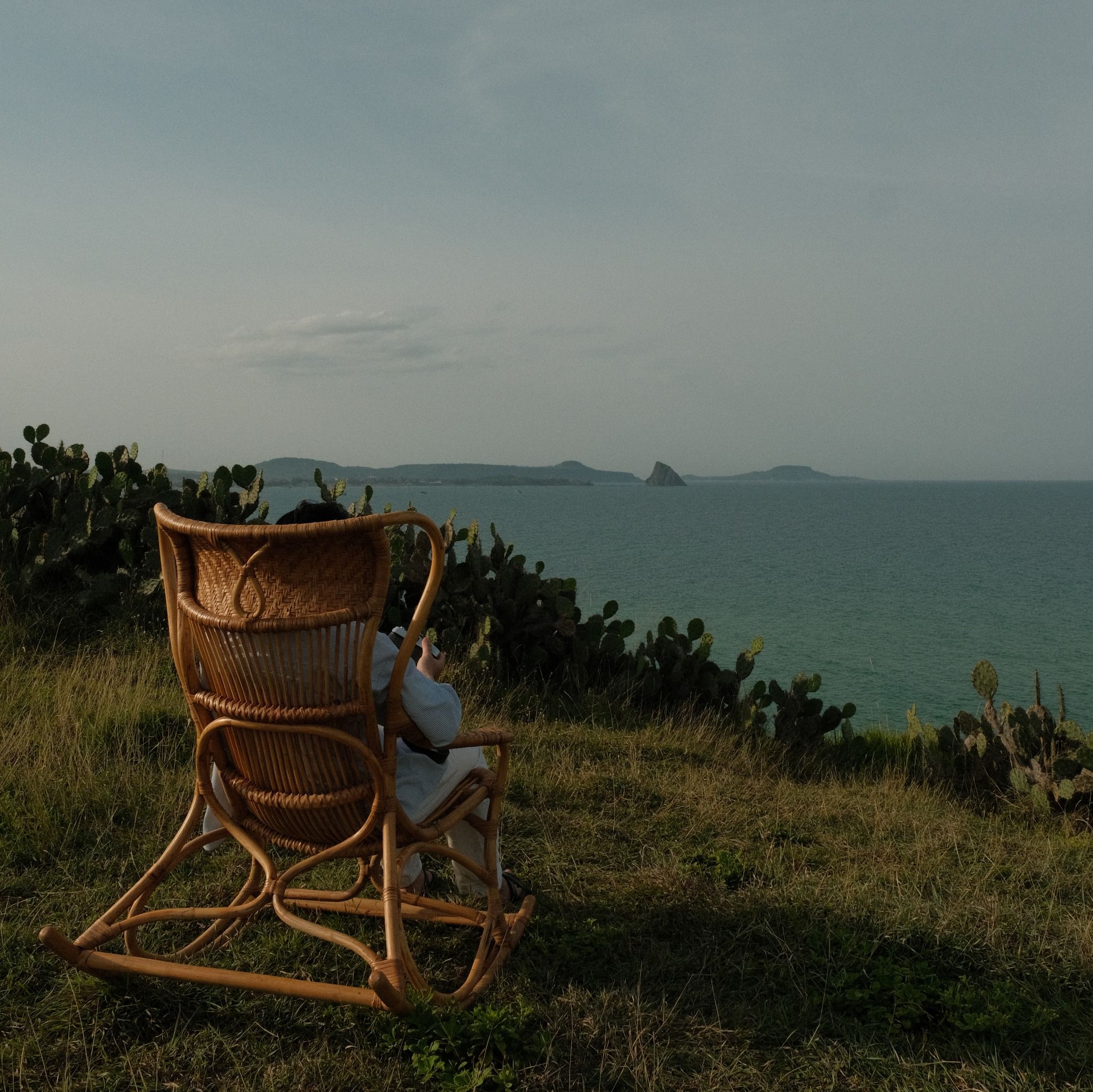  Ghế bập bênh mây tự nhiên - Rattan Rocking Chair 