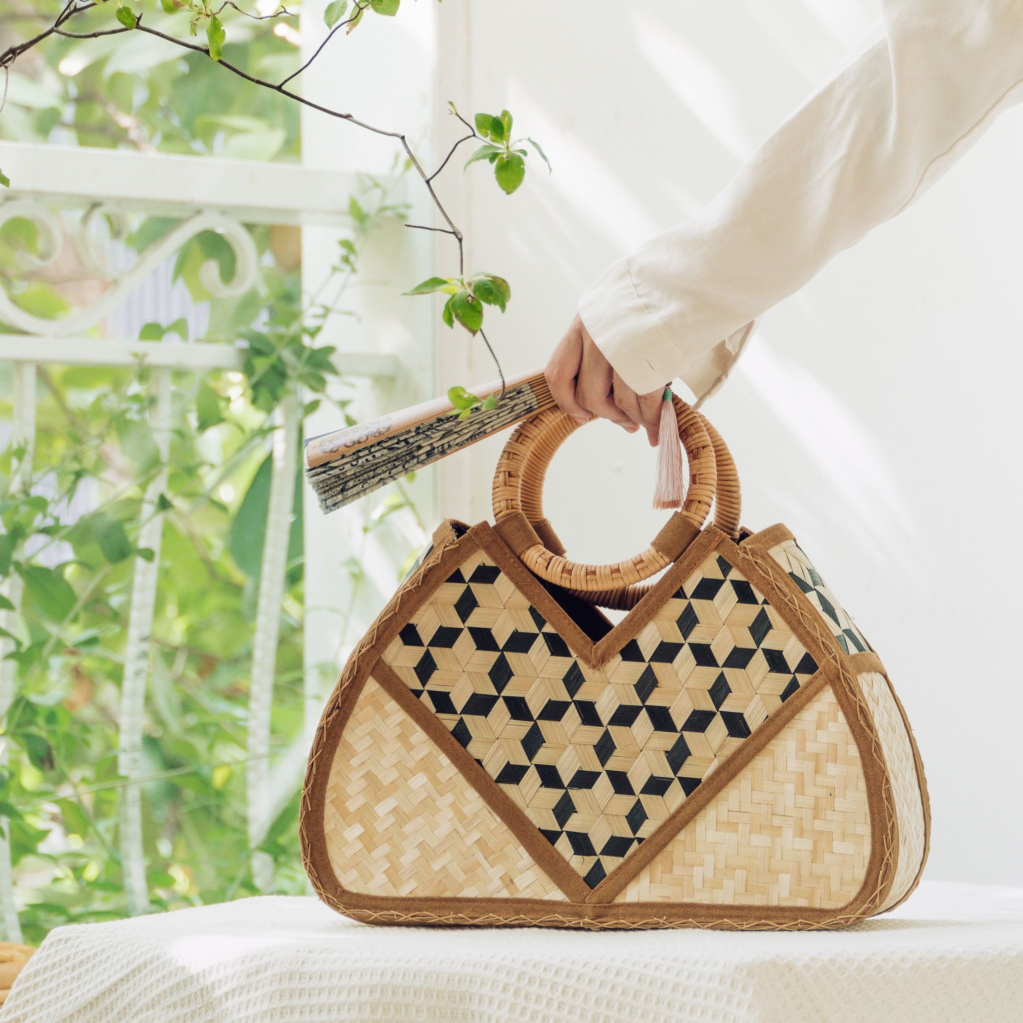  Túi vải họa tiết tre đan thủ công quai cầm gỗ kiểu dáng thanh lịch trang nhã - Mã sản phẩm HB04 