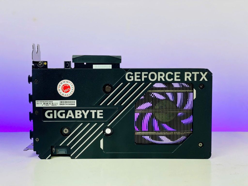 Card màn hình Gigabyte GeForce RTX 5060 WINDFORCE 8G (GV-N5060WF2-8GD)