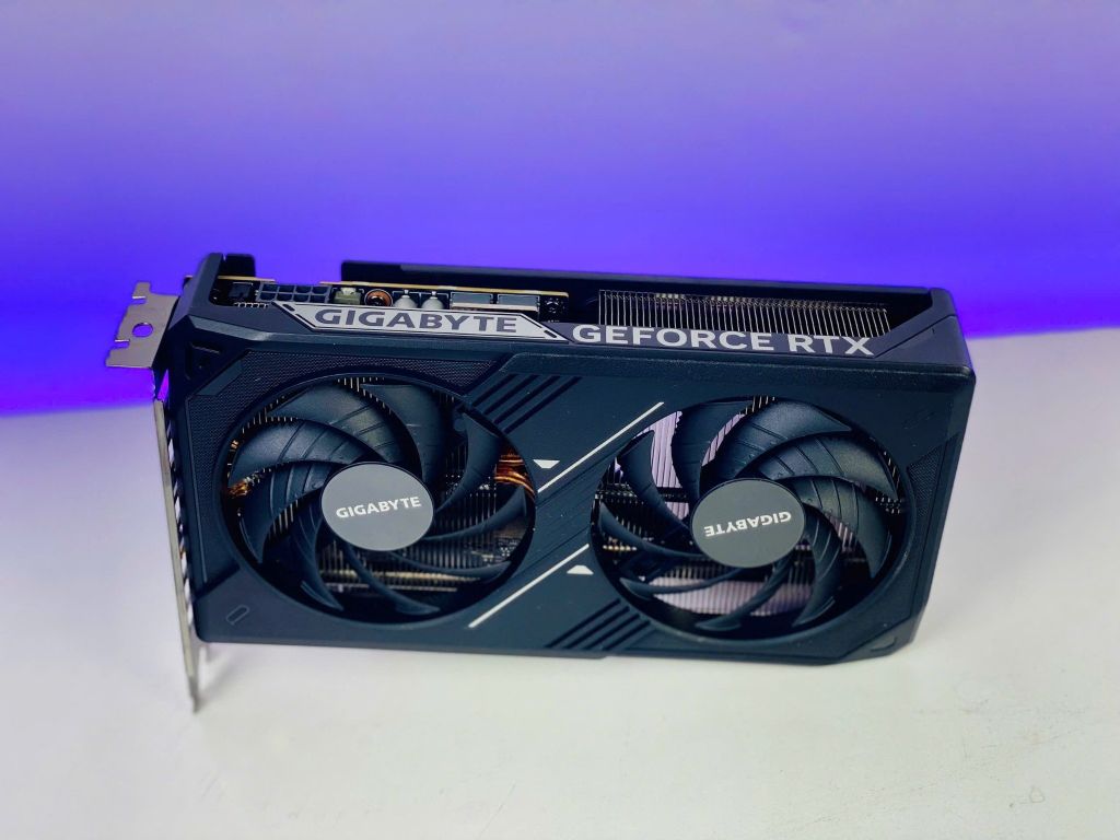 Card màn hình Gigabyte GeForce RTX 5060 WINDFORCE 8G (GV-N5060WF2-8GD)