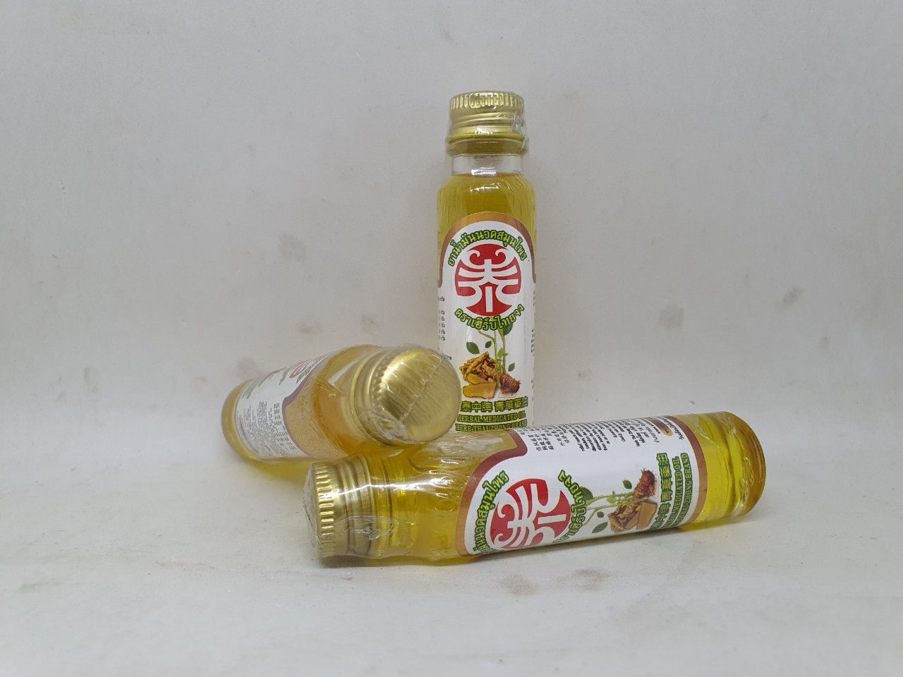  Dầu nước vàng zingiber montanum yellow oil herb thai zhong thái lan 20ml 