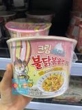 Mì Gà Xào Cay Vị Phô Mai Carborana Bát Lớn Samyang Hàn Quốc 120g / 삼양) 큰컵 크림까르불닭볶음면 120G