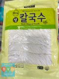 Mì Tươi Cắt Sợi To Chilkab Hàn Quốc 1.5Kg / 칠갑농산) 복조리 생칼국수 (식자재용) 1.5KG