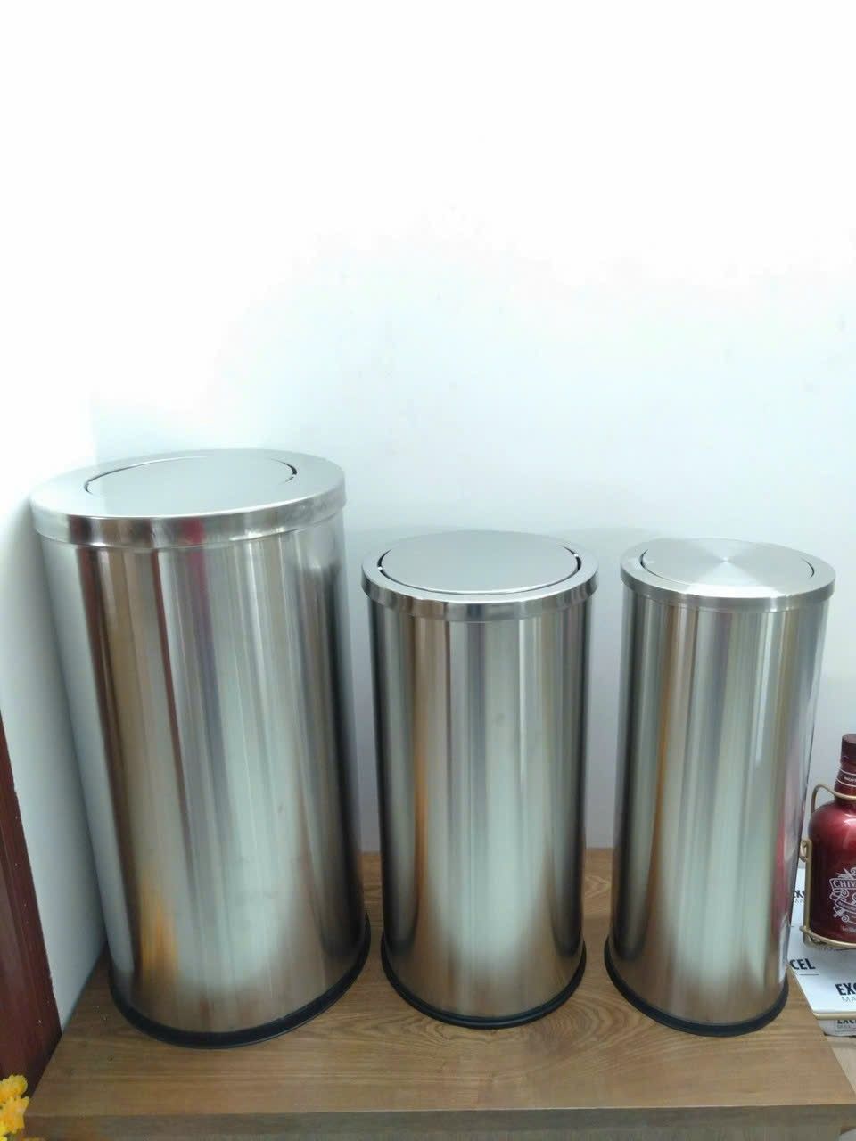  Thùng rác inox 