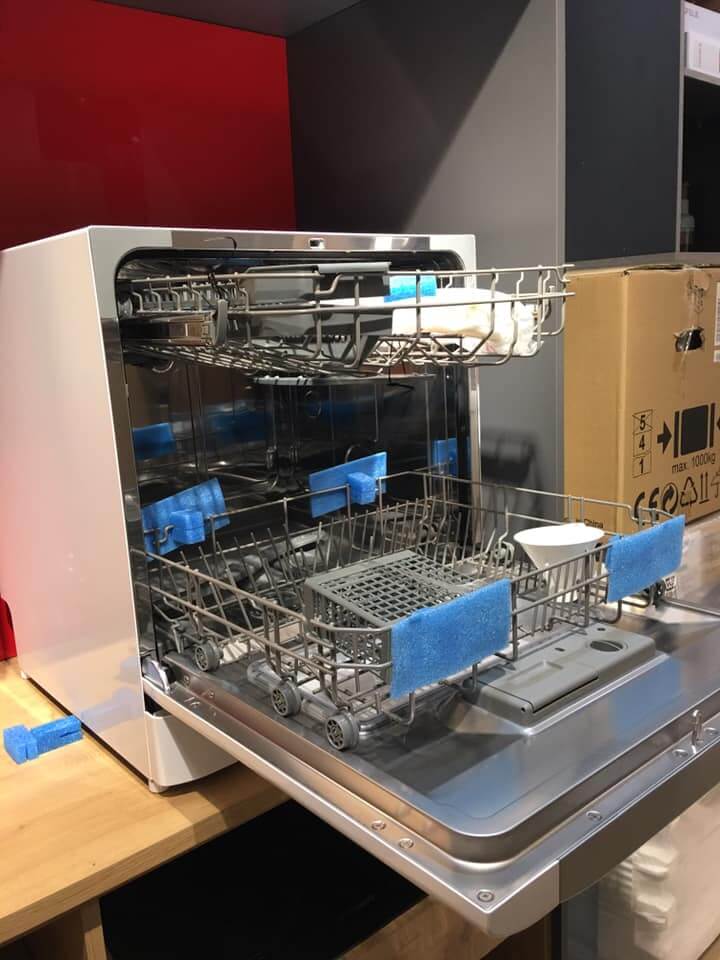 Máy rửa bát Electrolux ESF6010BW tốt không? Giá bao nhiêu?